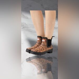 Hunter Women's Original Chelsea Leopard Print Rubber Boots Size 11